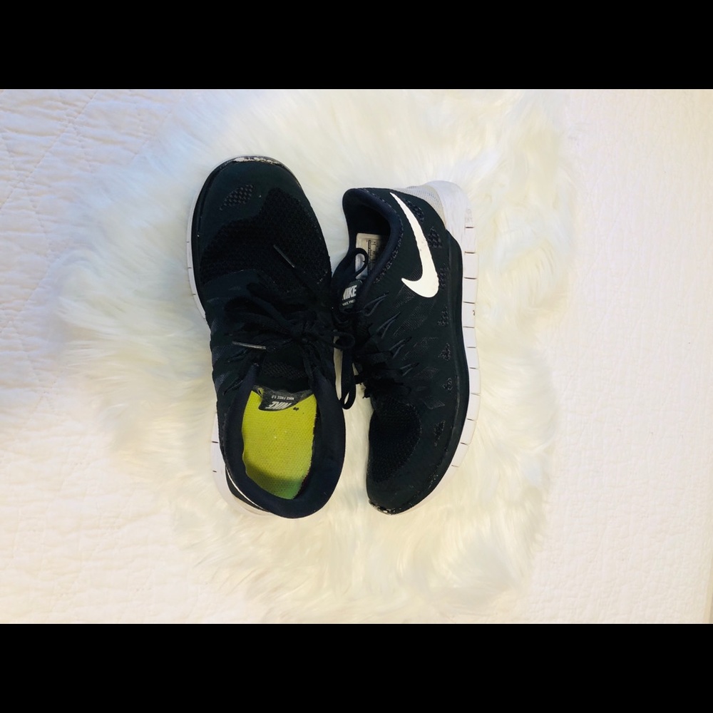 Nike sneakers size 7